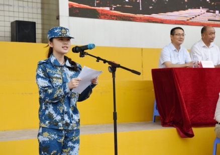 新生代表口腔医学院阮晓旭同学发言