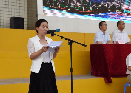 教师代表公共卫生学院黄月娥教授发言 教师代表公共卫生学院黄月娥教授发言